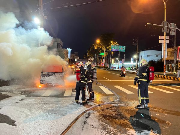 ▲彰化市彰南路3段發生火燒車意外。（圖／民眾提供）