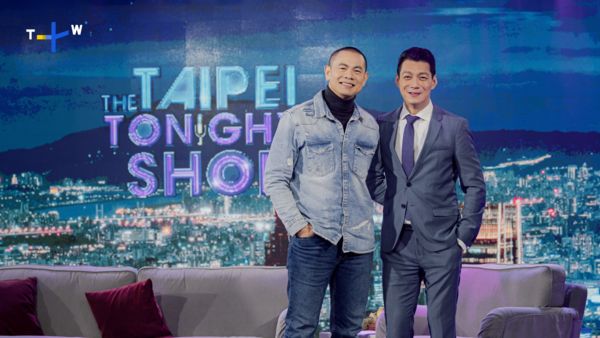 ▲▼《The Taipei Tonight Show》由聶雲主持，首集來賓邀請到名廚江振誠。（圖／TaiwanPlus提供）