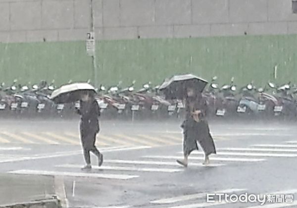 ▲▼天氣 午后雷雨。（圖／記者屠惠剛攝）