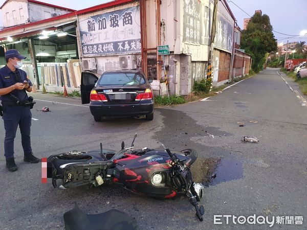 ▲徐姓男子騎乘惡魔重機發生車禍，送醫不治             。（圖／記者吳奕靖翻攝）