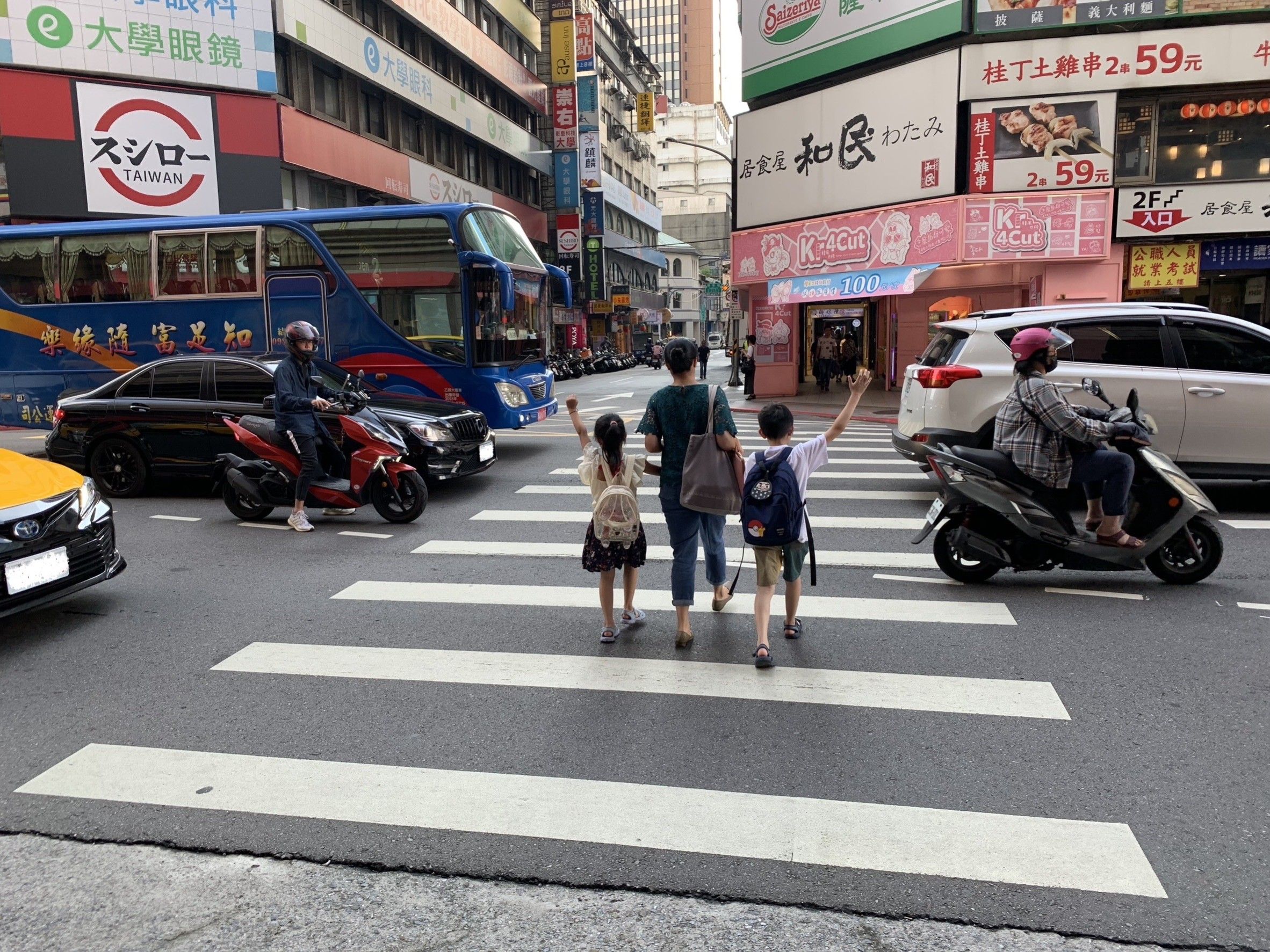 ▲▼王國材今日視察台北車站周邊路口。（圖／交通部）