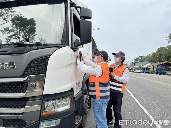 ▲交通新制上路，至監理服務網申辦違規轉歸責避免車主受罰。（圖／記者楊漢聲翻攝）