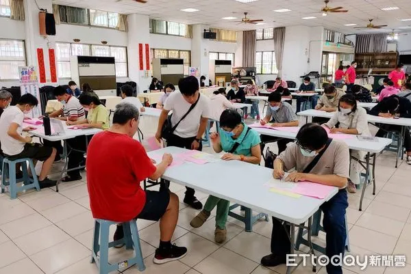 ▲勞動部雲嘉南分署台南就業中心接力辦理4場次徵才活動，邀集15家企業釋出近500個工作機會，薪資最高上看55K。（圖／記者林悅翻攝，下同）