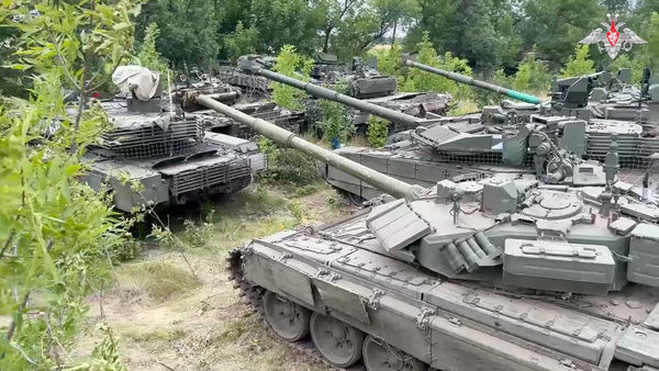 ▲▼俄羅斯國防部宣稱，正在接收瓦格納傭兵組織的坦克等軍備與彈藥。（圖／路透）