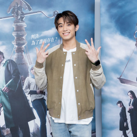 ▲范逸臣、楊烈、雷嘉汭、初孟軒、導演唐福睿《八尺門的辯護人》茶敘。（圖／鏡文學提供）