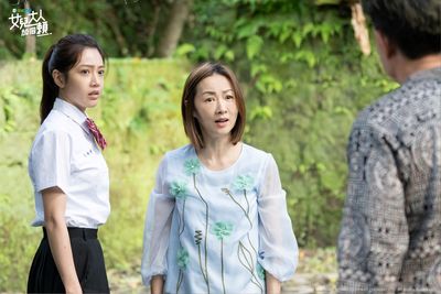 高顏值母女!美魔女鄭家榆講話像仙女 「正妹女兒」嫩扮高中生