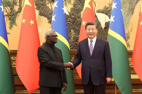▲▼ 索羅門群島總理蘇嘉瓦瑞（Manasseh Sogavare）出訪中國，與中國國家主席習近平會面。（圖／路透）