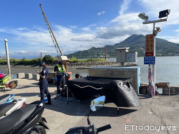 ▲▼淡水金色水岸驚見男浮屍             。（圖／記者戴上容翻攝）