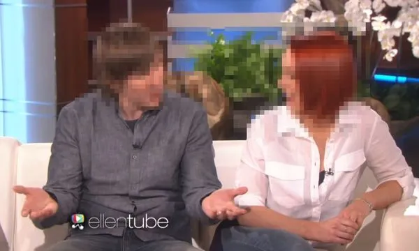 ▲▼還記得嗎？英夫妻因「藍黑白金裙」爆紅　男今涉殺妻被捕。（圖／翻攝自YouTube）