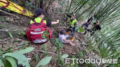 一家人三貂嶺步道踏青…1女失足跌3米邊坡！7消防出動搬下山