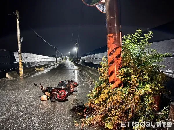 ▲▼             台東縣台東市中華路四段600巷今（16）日凌晨12時許發生車禍。（圖／記者楊漢聲翻攝）