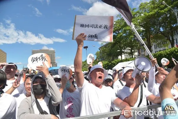 ▲▼ 館長陳之漢與黃國昌一同舉辦「七月十六上凱道，公平正義救台灣」活動，716遊行 。（圖／記者李毓康攝）