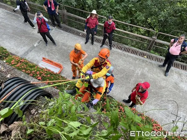 ▲台南市消防局第一救災救護大隊，為強化山域事故救援能力及協調整備能量，於白河區關子嶺辦理山域搜救及指揮編組訓練。（圖／記者林悅翻攝，下同）