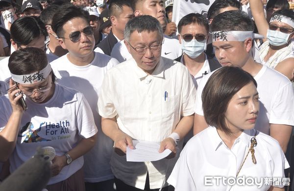 ▲▼柯文哲出席「七月十六上凱道，公平正義救台灣」活動，716遊行。（圖／記者李毓康攝）