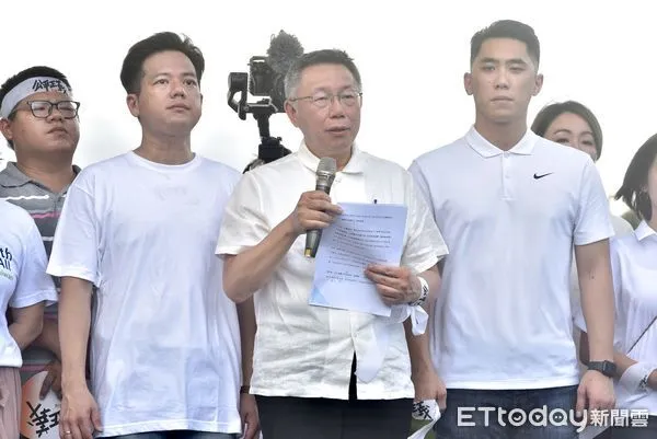 ▲▼柯文哲出席「七月十六上凱道，公平正義救台灣」活動，716遊行   。（圖／記者李毓康攝）