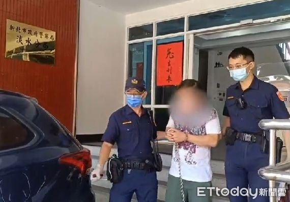 ▲▼劣男欺負瘖啞人，當街搶走瘖啞人的彩券            。（圖／記者戴上容翻攝）