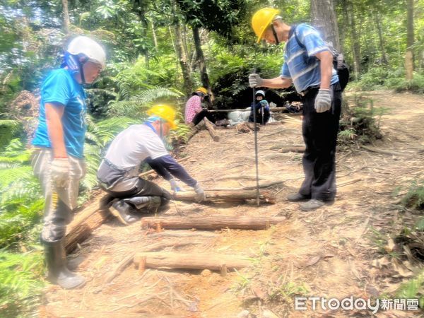 ▲政府單位、民間團體及志工共同打造澀水自然的步道。（圖／南投林區管理處提供，下同）