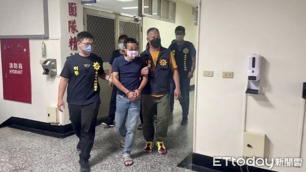 ▲台南地檢署指揮台南市警局專案小組，破獲販毒集團緝獲11人，並在林姓犯嫌住處查獲改造槍械工廠，起獲手槍、毒品一批。（圖／記者林悅翻攝，下同）