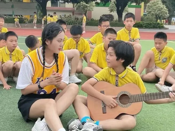 ▲▼廣東佛山西樵實驗學校老師姚雅倩。（圖／翻攝微博）