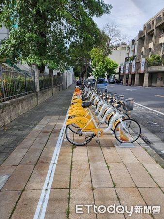 ▲台南地院向台南市政府爭取設立YouBike 租賃站，已正式啟用，觀迎善加利用。（圖／記者林悅翻攝，下同）