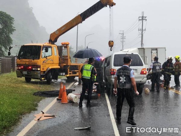 ▲六龜山區發生2車擦撞事故，造成3人受傷送醫。（圖／記者吳世龍翻攝）