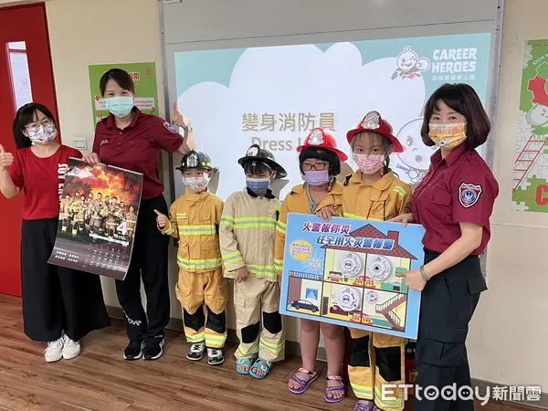 ▲台南市消防局第六救災救護大隊及義消婦女宣導中隊，20日下午2時30分，受邀至轄內佳音美語共同舉行「雙語消防小勇士體驗活動」。（圖／記者林悅翻攝，下同）