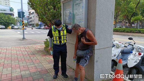 ▲▼徐姓外送員酷熱下送餐突然心肌梗塞，警方一再叮嚀，吸氣不可睡著，及時送醫救回一命。（圖／民眾提供，下同）