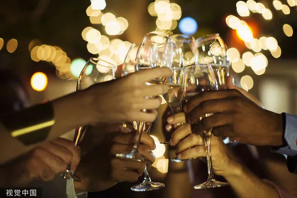 聚餐,聚會,派對,朋友,家庭,同事,吃飯,酒,乾杯（圖／CFP）