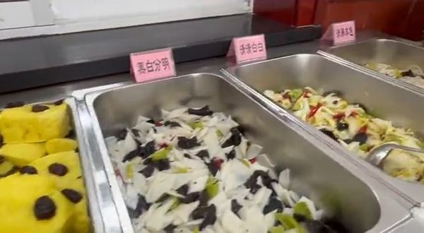 ▲▼中共黨校推出「清廉餐」　炒白菜取名「清清白白」。（圖／翻攝微博）