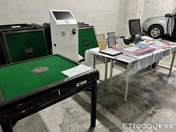 ▲台南市警五分局在北區一間取名「麻省理工」的棋牌社查獲麻將賭博，查獲29歲何姓負責人、23歲陳姓員工，及賭客共31人，全案依賭博罪嫌送辦。（圖／記者林悅翻攝，下同）