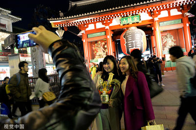 出國狂發限動！她狠批「怕別人不知嗎」　網酸：不然發傳單嗎