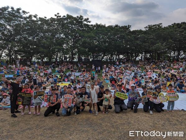 ▲屏東潮州警分局和紙風車三國劇場加強防詐             。（圖／記者陳崑福翻攝）