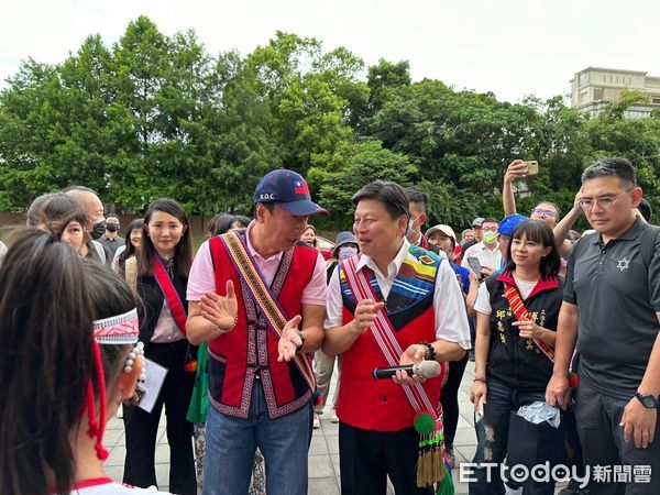 ▲永齡基金會創辦人郭台銘受邀參加花蓮縣原住民聯合豐年節，並於活動中上台致詞。（圖／記者王兆麟攝，下同）