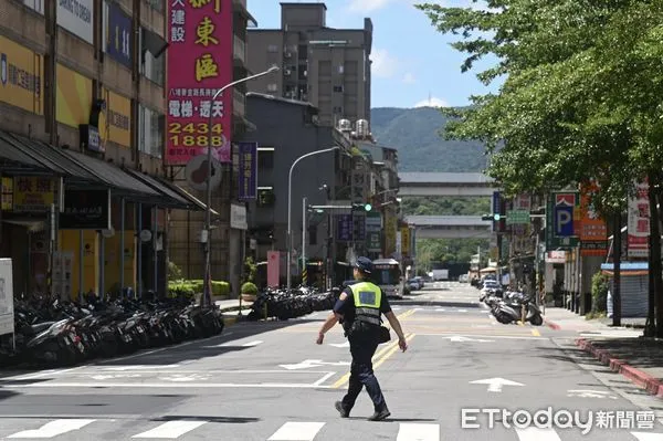 ▲▼北市萬安演習，街道上實施人車管制 。（圖／記者李毓康攝）