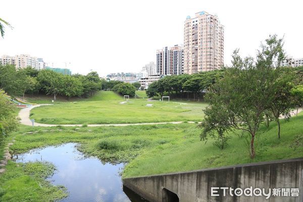 ▲▼颱風「杜蘇芮」強降雨恐灌高雄山區，陳其邁急視察：清空25座滯洪池。（圖／記者賴文萱翻攝）