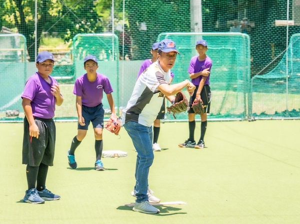 ▲▼郭台銘送蓬萊國小台灣少棒隊全套中華民國裝備與國旗。（圖／翻攝自Facebook／郭台銘）