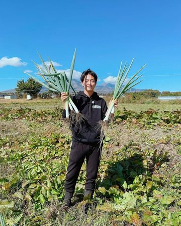 ▲▼《火燒御手洗家》工藤阿須加演神秘宅男，戲外務農為樂。（圖／翻攝自IG／asuka_kudo_ak）