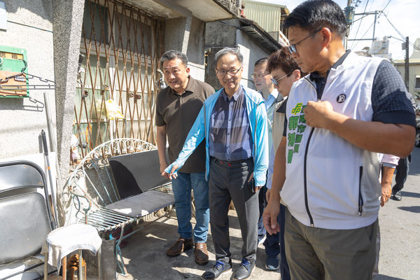 ▲▼衛福部薛瑞元部長及疾管署莊人祥署長至臺南市視察登革熱防治工作。（圖／疾管署提供）