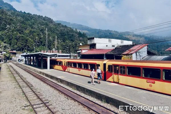 ▲▼嘉義阿里山林鐵、奮起湖車站。（圖／記者翁伊森翻攝）