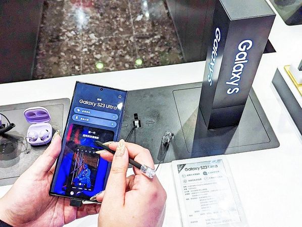 ▲旗艦機Galaxy S23 Ultra銷量上升</a>，<a href='https://www.cool3c.com/'>帶動整體銷售額一同成長。（圖／傑昇通信）