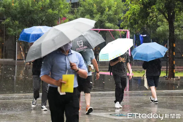 ▲▼天氣,下雨,豪大雨,暴雨,颱風。（圖／記者周宸亘攝）