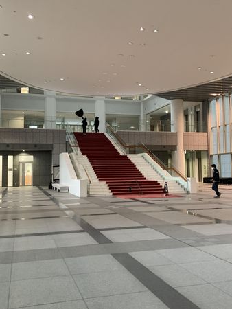 ▲▼栃木縣的縣議會議事堂，是電影《第一人夫》的取景地，拍照當天也有人在拍攝。（圖／偉士牌電視筆記 攝）