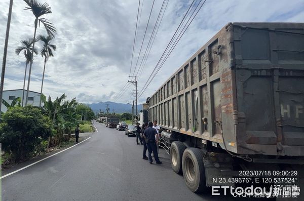 ▲▼ 北土南運車未攜證明文件 嘉義縣環保局祭重罰扣留  。（圖／嘉義縣政府提供）