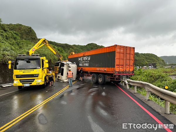 ▲▼台2線貨櫃車             。（圖／記者郭世賢翻攝）