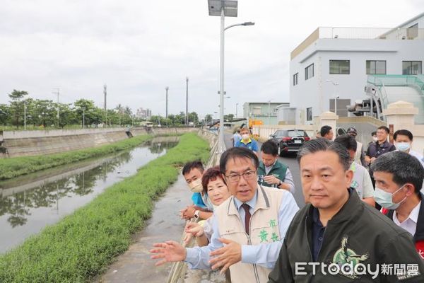 ▲因應「杜蘇芮」颱風來襲，台南市27日停止上班、停止上課，台南上午無風無雨，各大餐廳擠滿用餐人潮。（圖／記者林悅翻攝，下同）