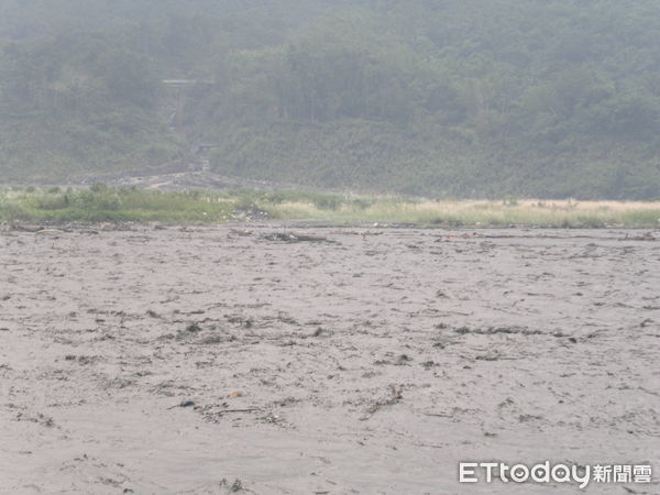▲颱風豪雨常於河域帶來漂流木。（圖／資料照片，南投林區管理處提供）