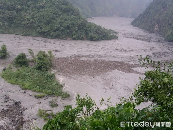 ▲颱風豪雨常於河域帶來漂流木。（圖／資料照片，南投林區管理處提供，下同）