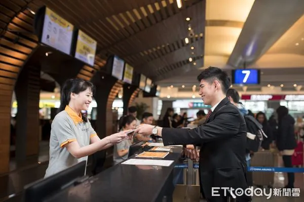 ▲運務員主要是在機場協助旅客報到等服務。（圖／台虎提供）