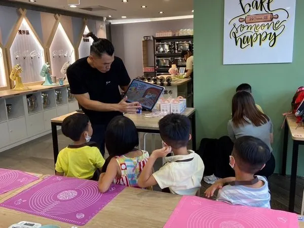 ▲統領廣場邀請「藍迪」孩童快樂FUN暑假