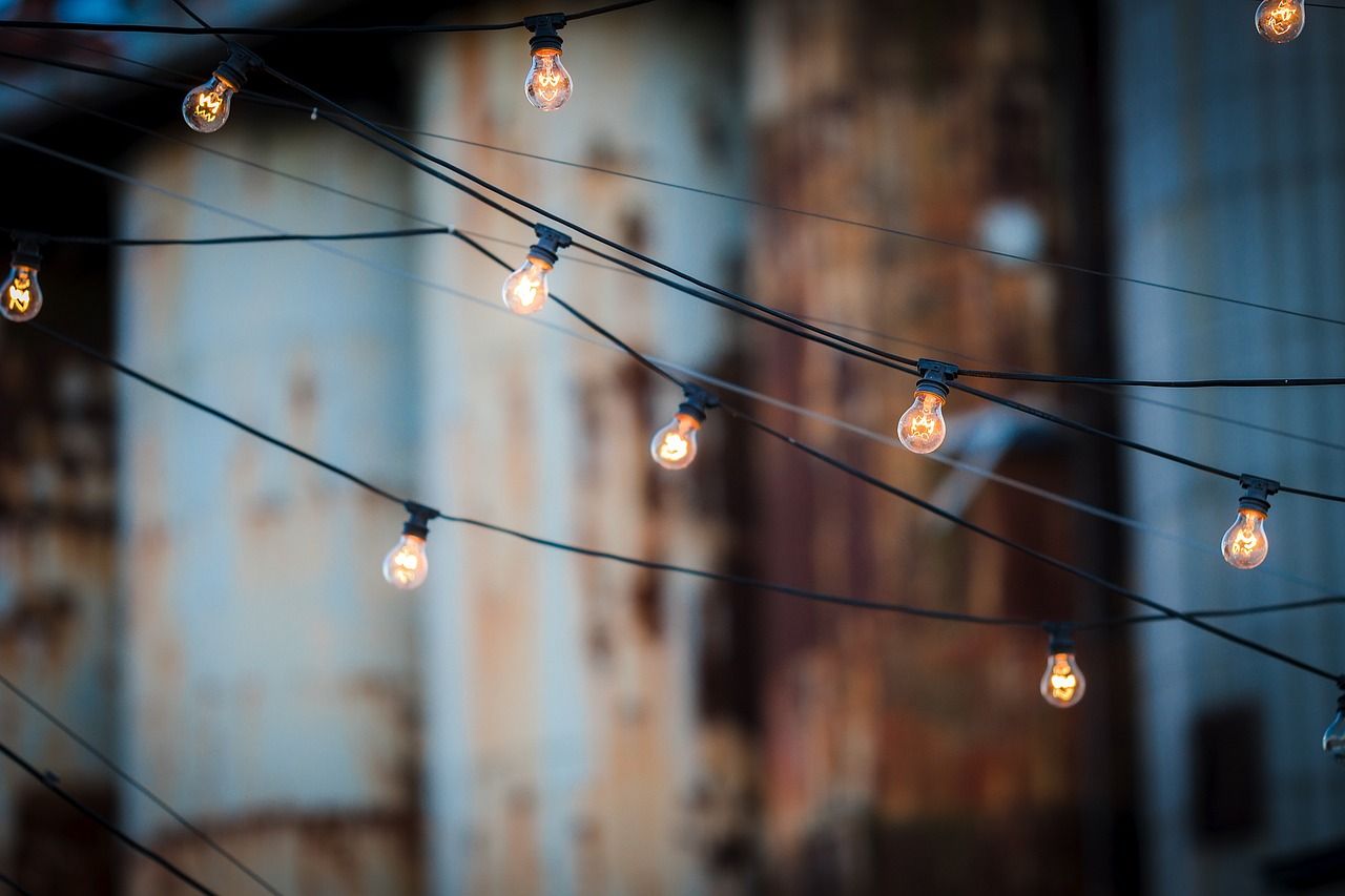 ▲▼電力、燈泡、電燈。（圖／取自免費圖庫pixabay）